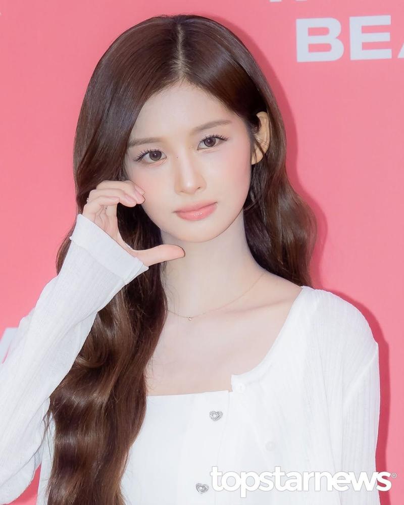 오늘자 무신사 뷰티 홍대 엔믹스 설윤