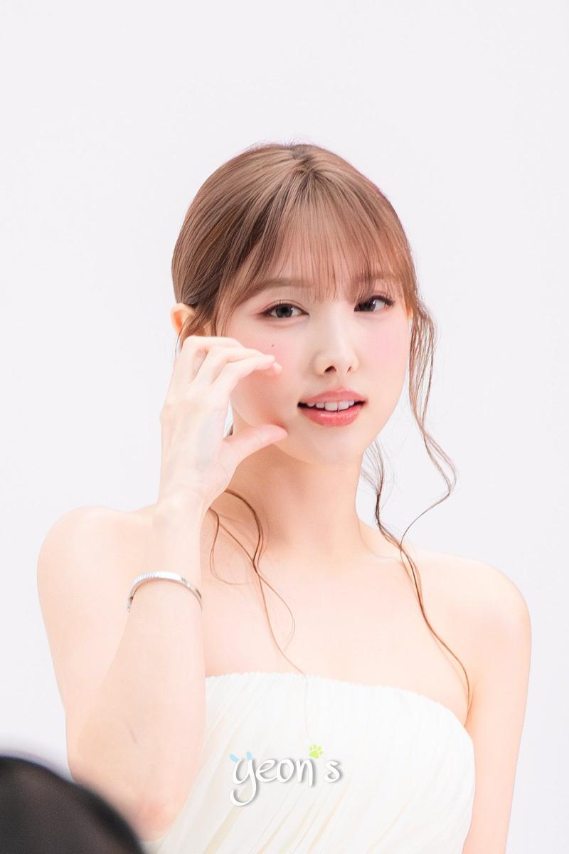 한뼘 초미니 트와이스 나연 바이레도 포토콜 (스압)