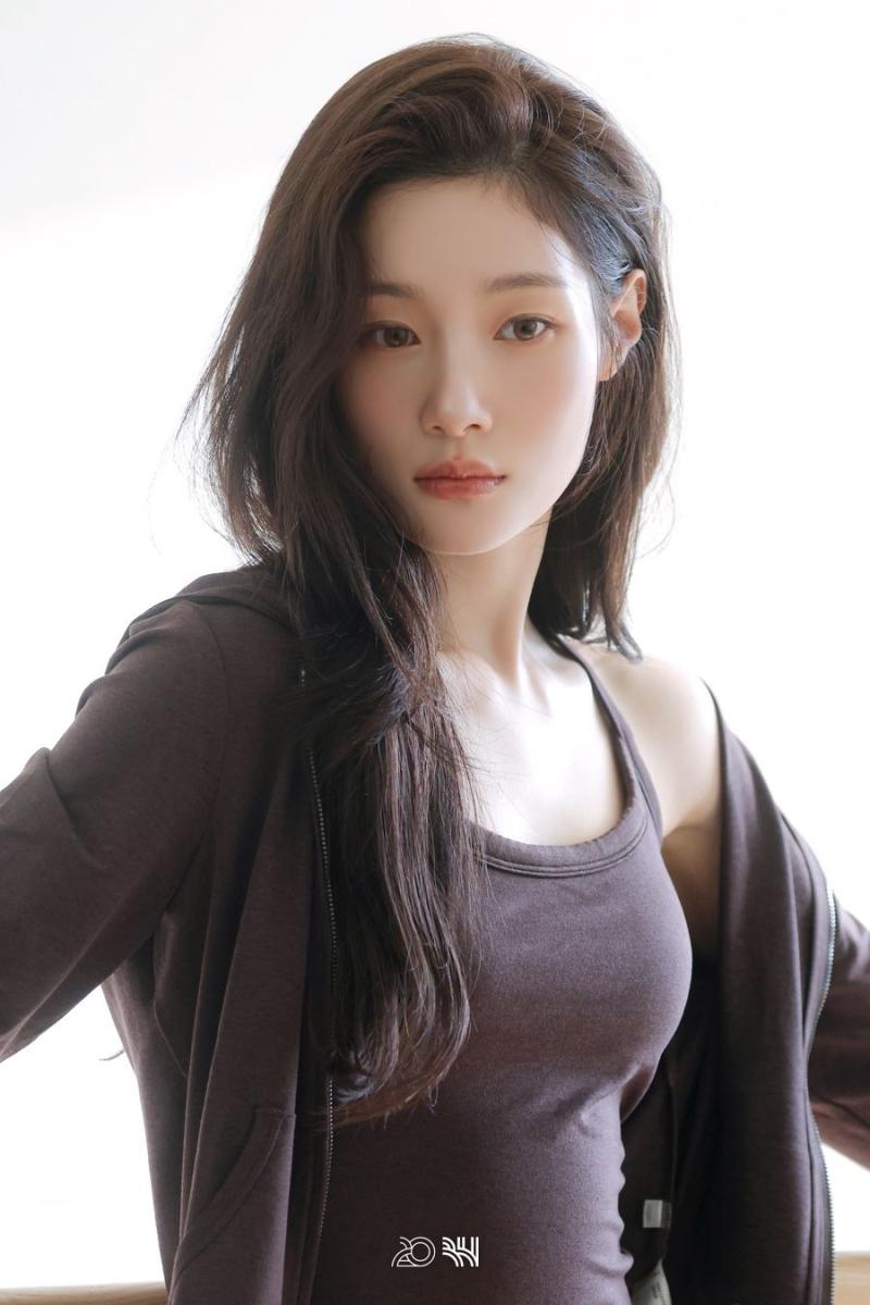 정채연