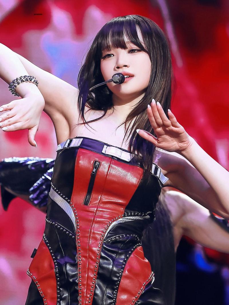 LE SSERAFIM (르세라핌) 김채원