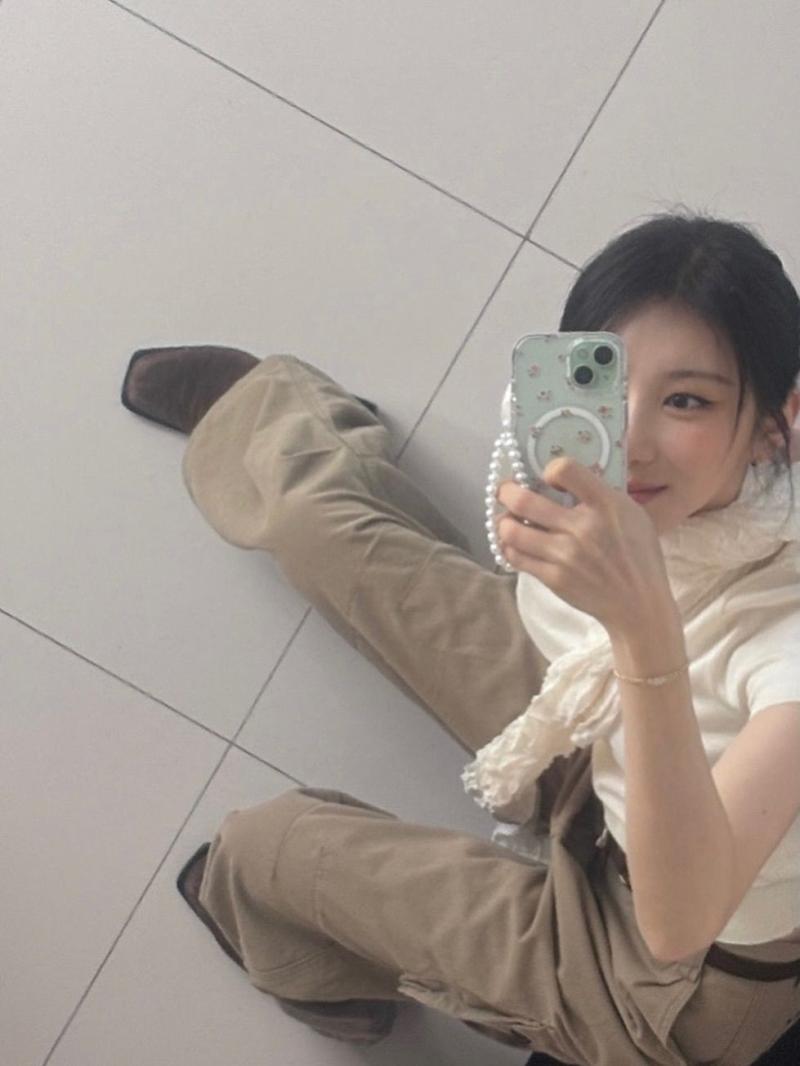 이채연