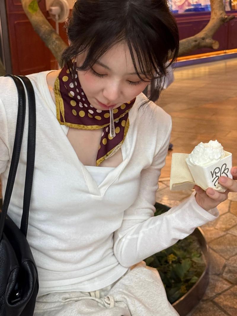 이채연