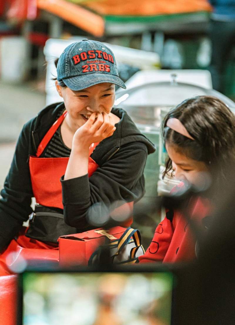 촬영중 처음으로 대게를 먹어 봤다는 아역배우
