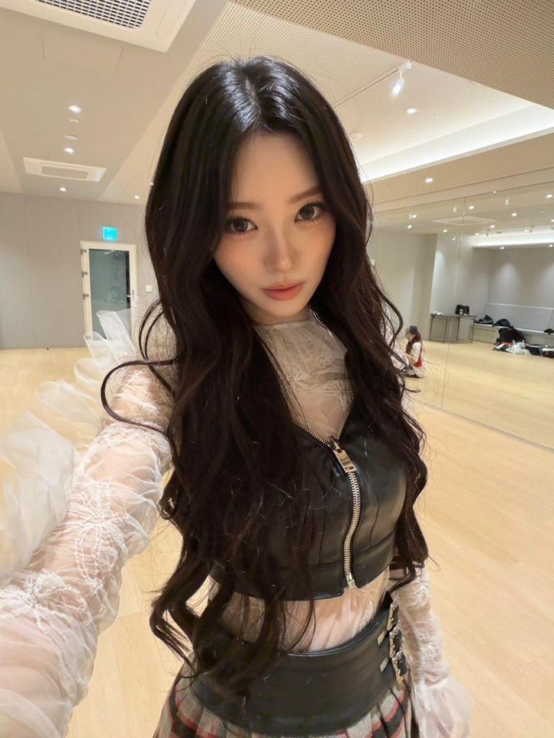 MEOVV (미야오) 안나