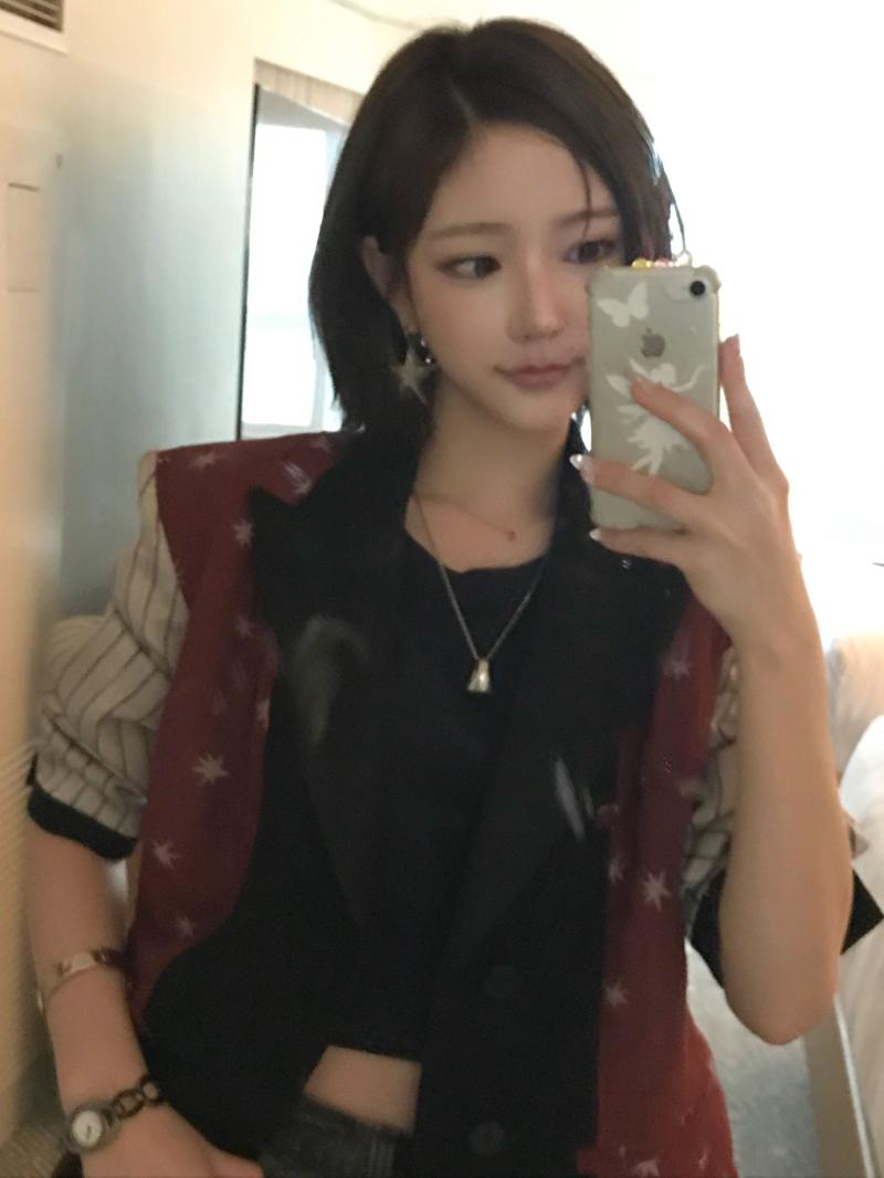 KiiiKiii (키키)