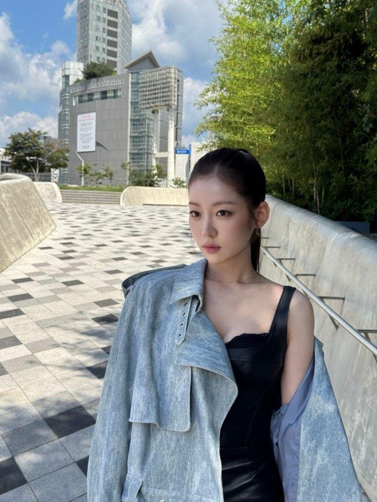칼퇴에 목숨건 미국스탭에게 컬쳐쇼크 온 아이유