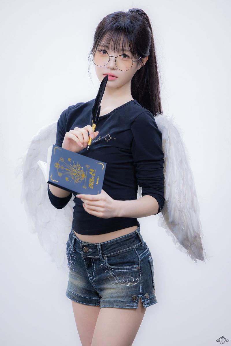 트리플에스 김채원