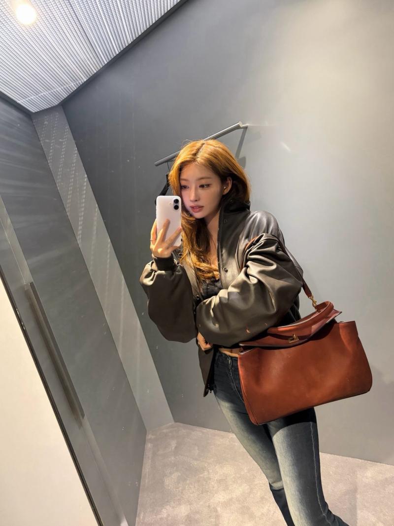 EVERGLOW (에버글로우) 시현