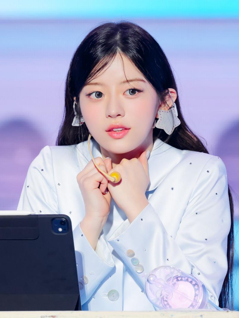 아일릿 (ILLIT) 민주
