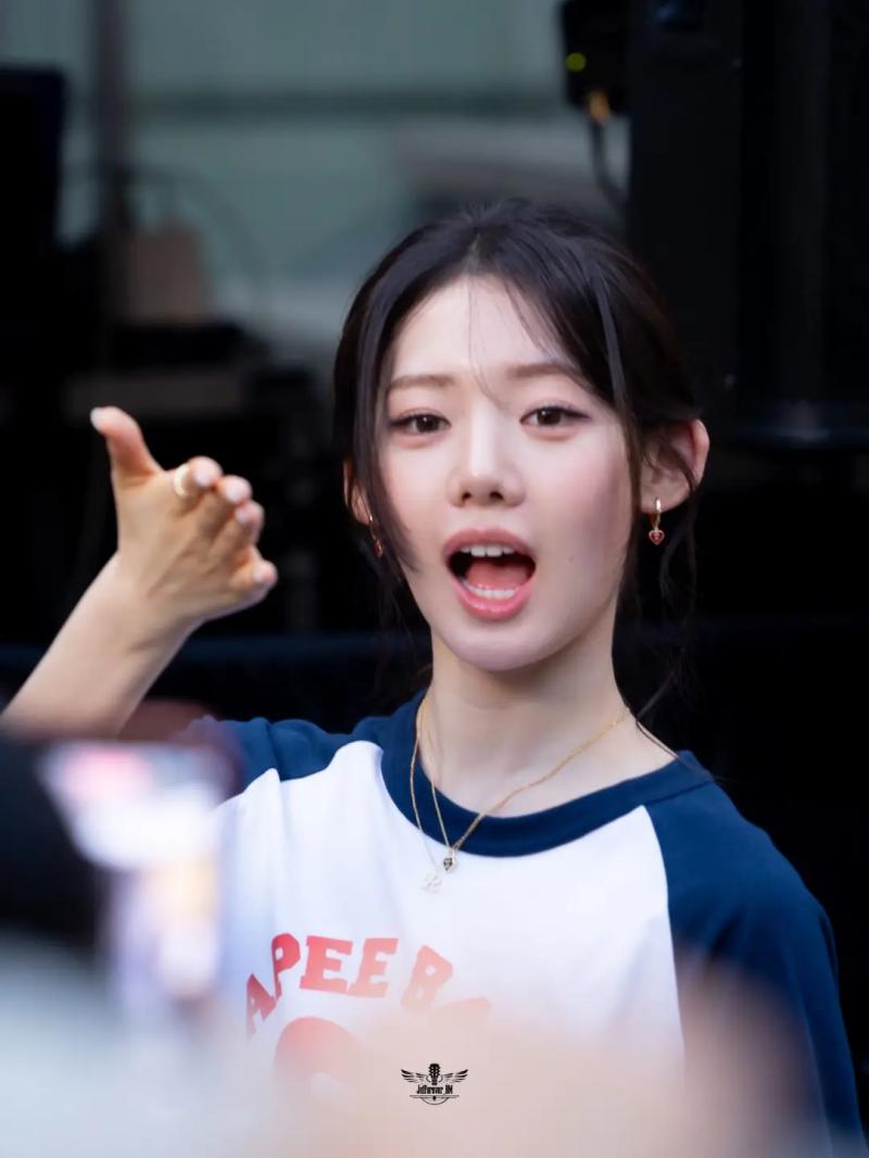 BABYMONSTER (베이비몬스터) 로라