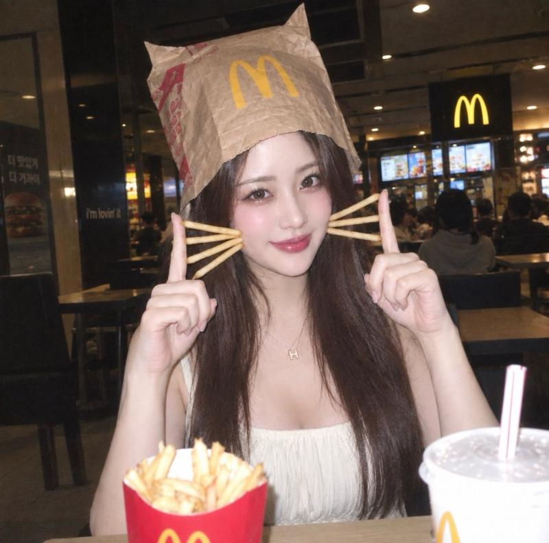 더운 팬사인회 현장에서 드러난 이나경 인성 (프로미스나인)