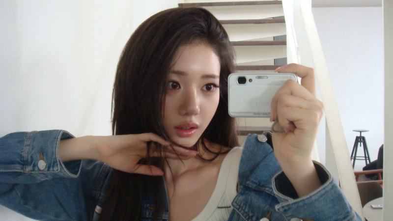 [아이브] 또 안유진 엉덩이 노리는 레이