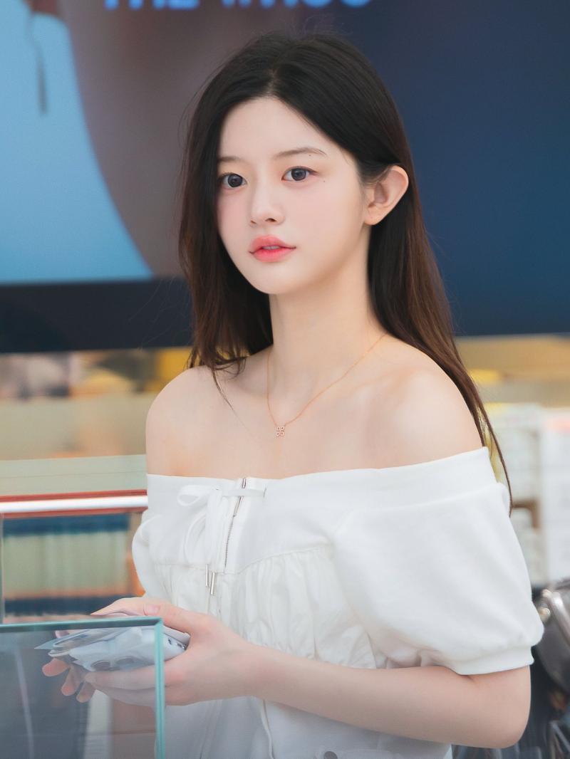 아일릿 (ILLIT) 민주