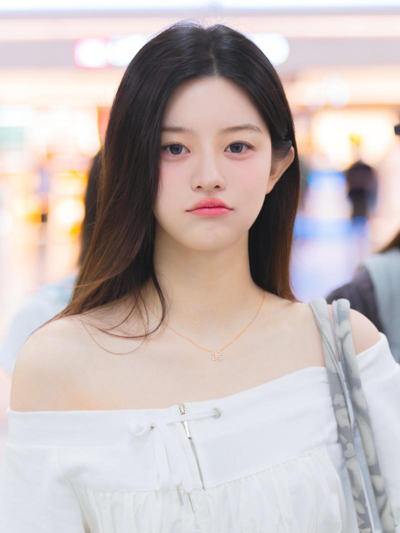 아일릿 (ILLIT) 민주
