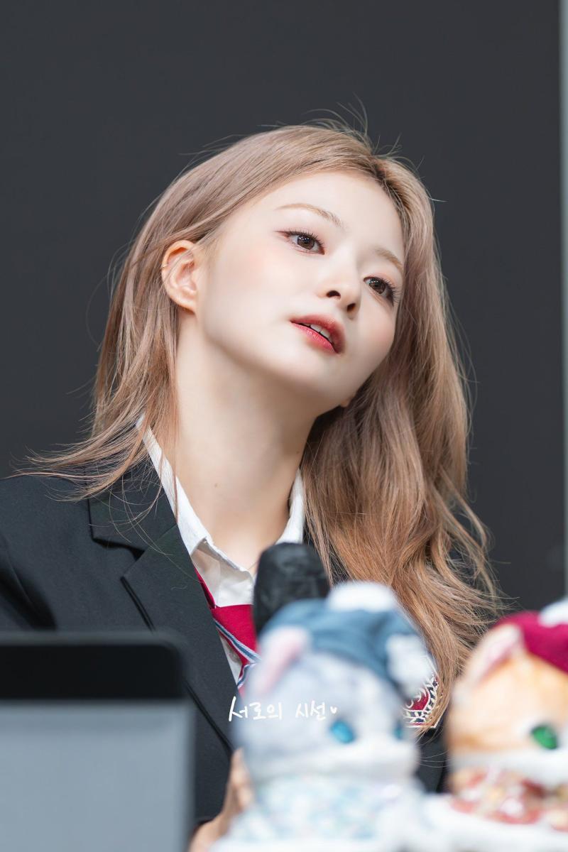 프로미스나인 이나경
