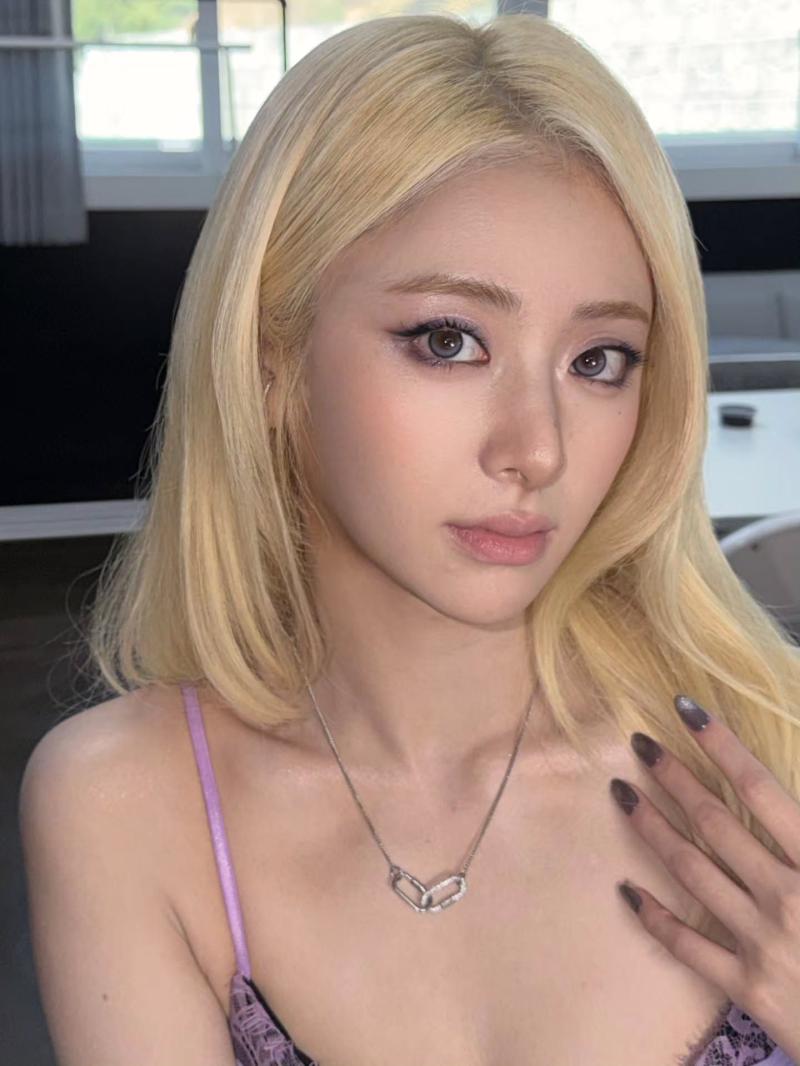 르세라핌 허윤진