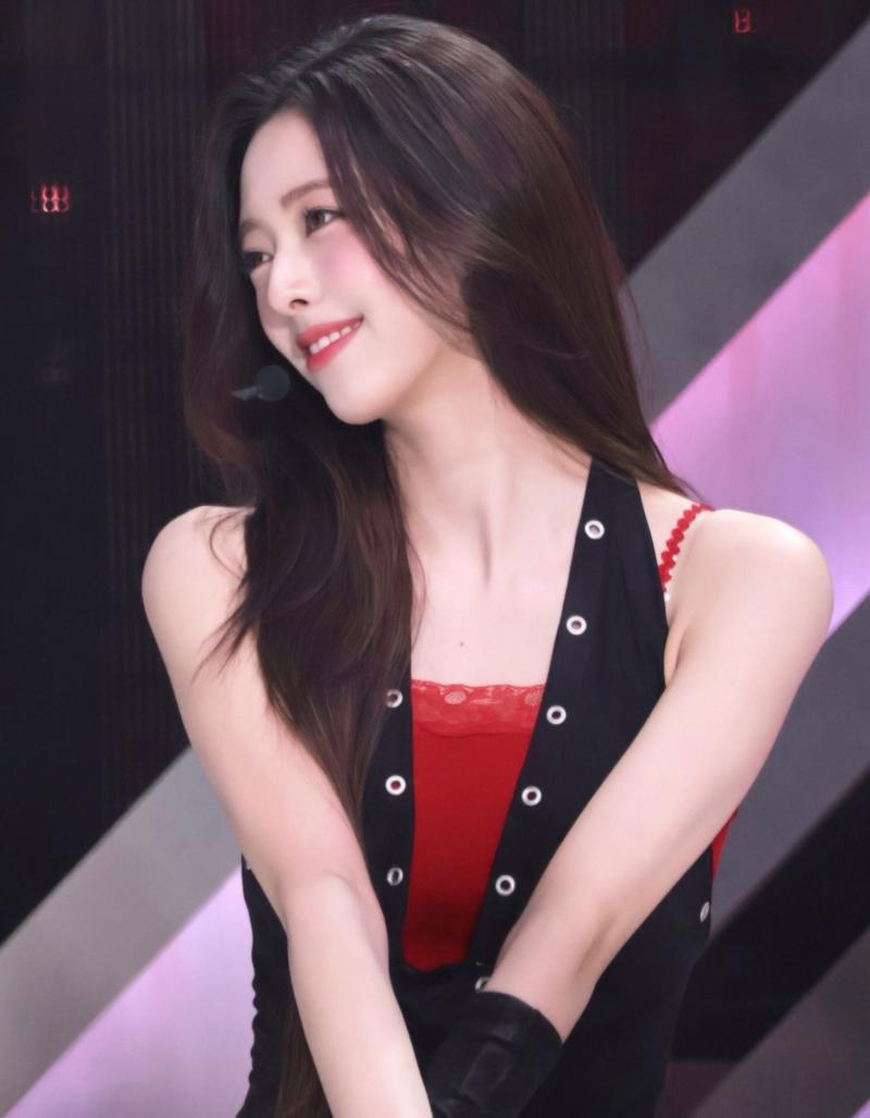 ITZY (있지) 유나