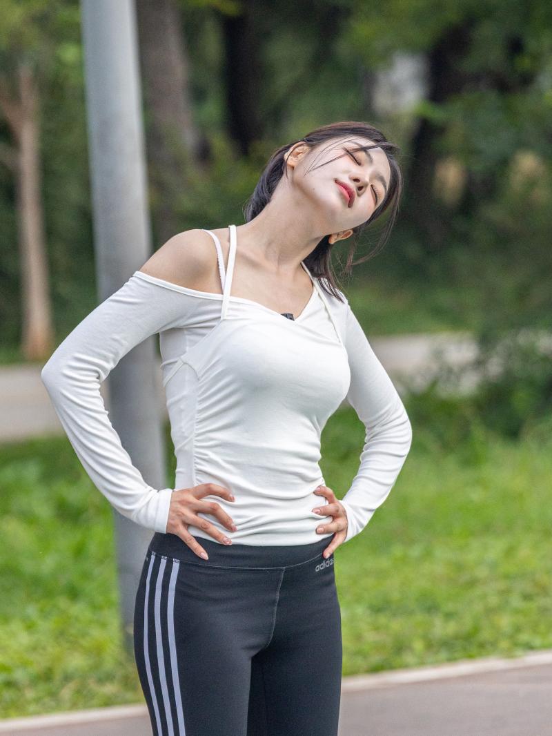 라이딩 하는 조민지 아나운서