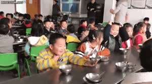 아무리 봐도 차암~ 잘생겼단 말이야!.gif
