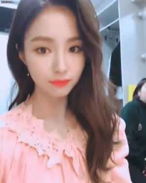 연봉 1억, 신세경급 미모의 34살 고민녀