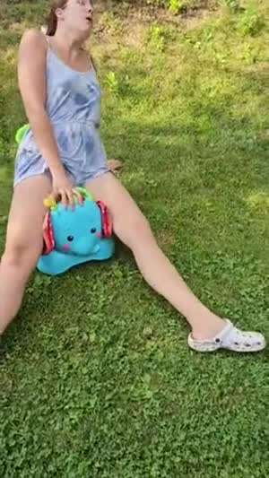딸 장난감 사용한 엄마 대참사.mp4