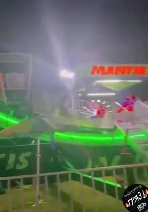 저런 놀이기구는 앞으로는 안타련다.. 3
