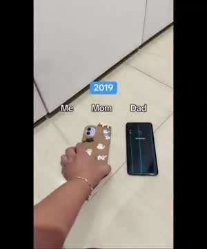 어느 가족의 6년간의 폰 변화..