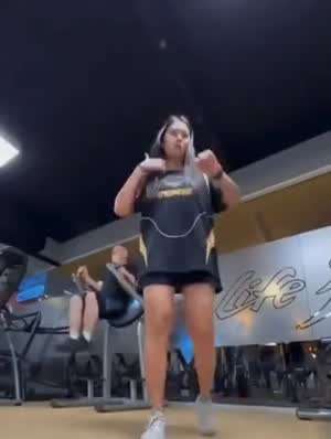 헬스장 브이로그 대참사.gif