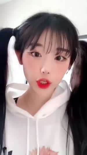 QWER 히나