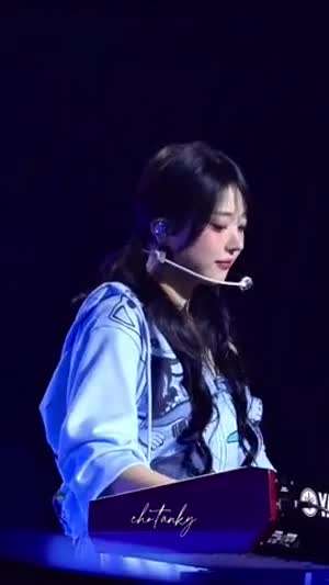 QWER 히나