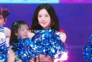 아이브 안유진