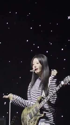 QWER 히나