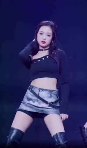 베이비몬스터 아현 데님 초미니 + 롱부츠 검속 떨리는 허벅지.mp4