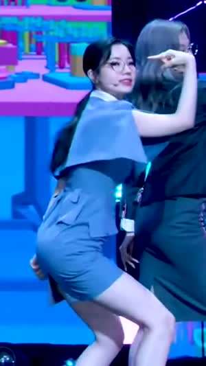 트와이스 다현 오피스룩 골반