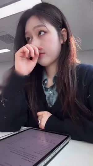 강의 수업중 교수님 몰래 챌린지 (근데 이제 쭈구리 소심 모드)