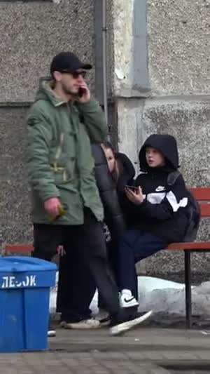초딩들 놀리기.gif