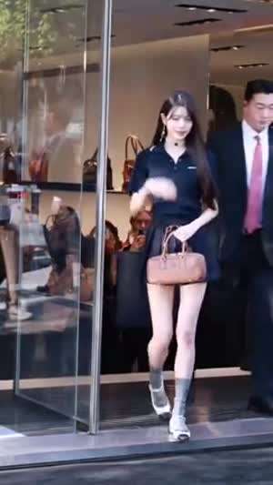 행사장 장원영.gif