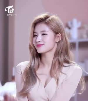 트와이스 사나.gif