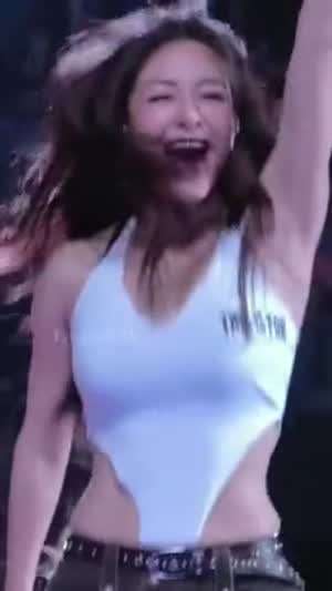 호응 유도하는 트와이스 지효 바운스