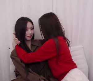 둘이 모하니?