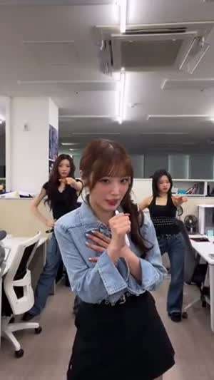라잇썸 주현, 히나, 나영