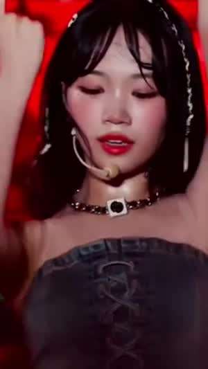 땀에 흘리는 김채원.mp4