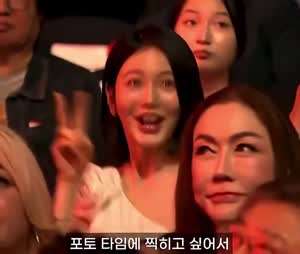 작년(30회) 부국제 신예은이 쏘아올린 애교배틀, 승자는?.mp4