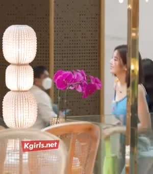 권은비 걷기만 해도 처다보게 되는 묵직한 가슴.mp4