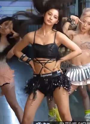 배에 X 스트랩 엔믹스 설윤 탄탄한 복부