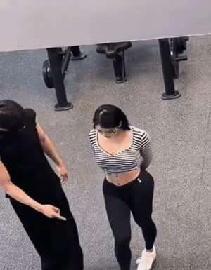헬스장에서 여자 꼬시는 법