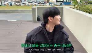 훈남이 해외 카페에 앉아 있으면 생기는 일.mp4