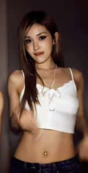 화면이 어두워서 더 섹시해보이는 전소미