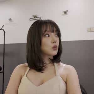 많이 파인 팬미팅 의상 예린 (여자친구)