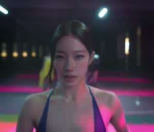 르세라핌 신곡 뮤비속 카즈하 허윤진 은색 란제리룩 귀한 가슴골.mp4